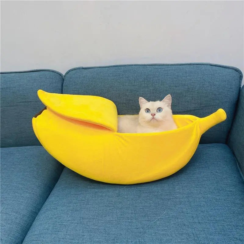 Cute Banana Shaped Beds Cat Bed, Winter Warm Fleeced Sleep Play Rest Cat Bed, Soft Banana Cushion Cozy Sofa, Portable Plush Pet Kennel Fun Hideout Cat House for Small Cats Kittens Kitty Rabbits